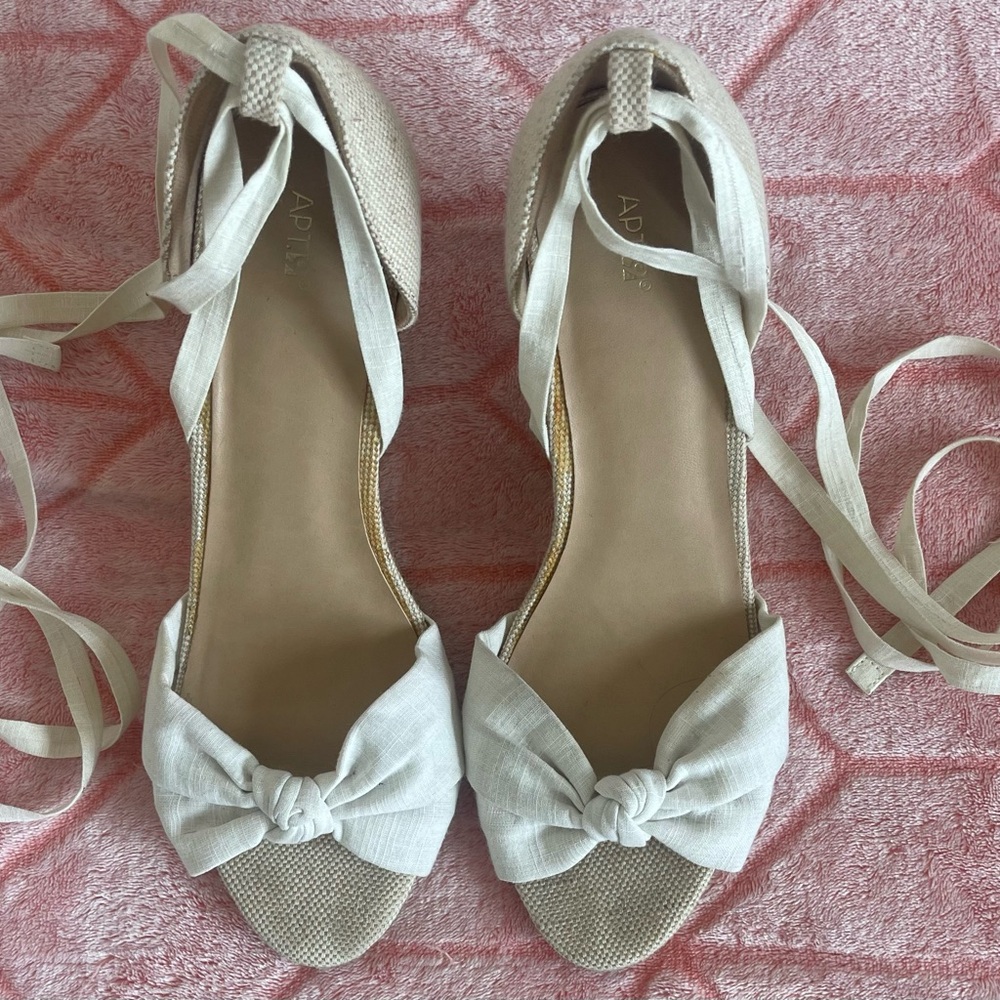 Apt. 9 Tan and Cream Espadrille Sandals